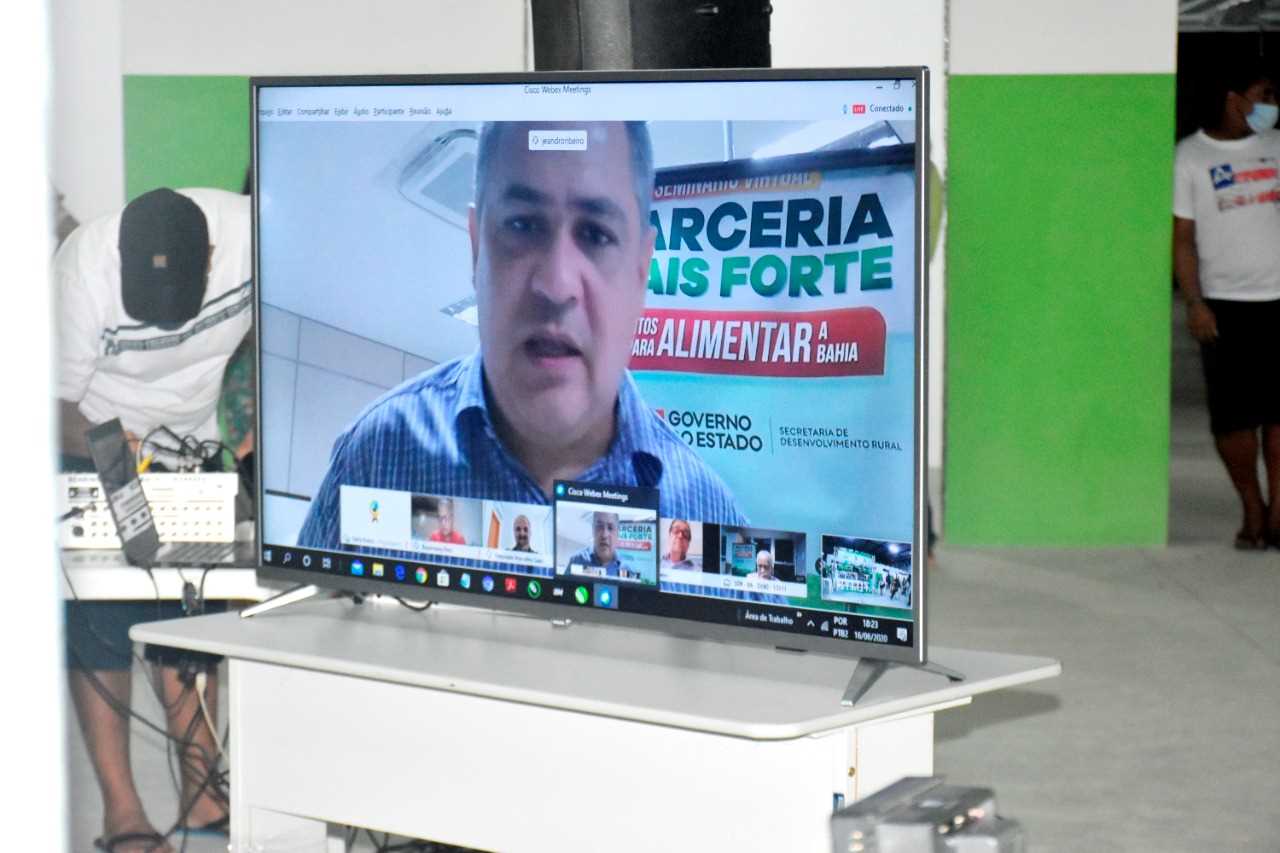 Camacã: Centro de Abastecimento (Mercado Municipal) é entregue com homenagem